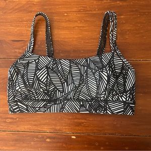 Lululemon Straight Up Bra in White Banana Leaf Print Size 6 Sports Bra